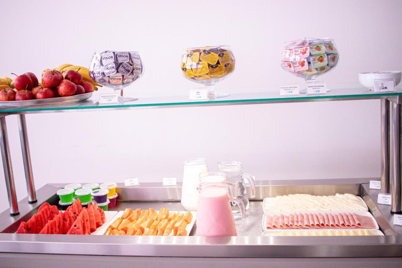 Hotel H2 Congonhas コンゴーニャス エクステリア 写真 A buffet with cold cuts