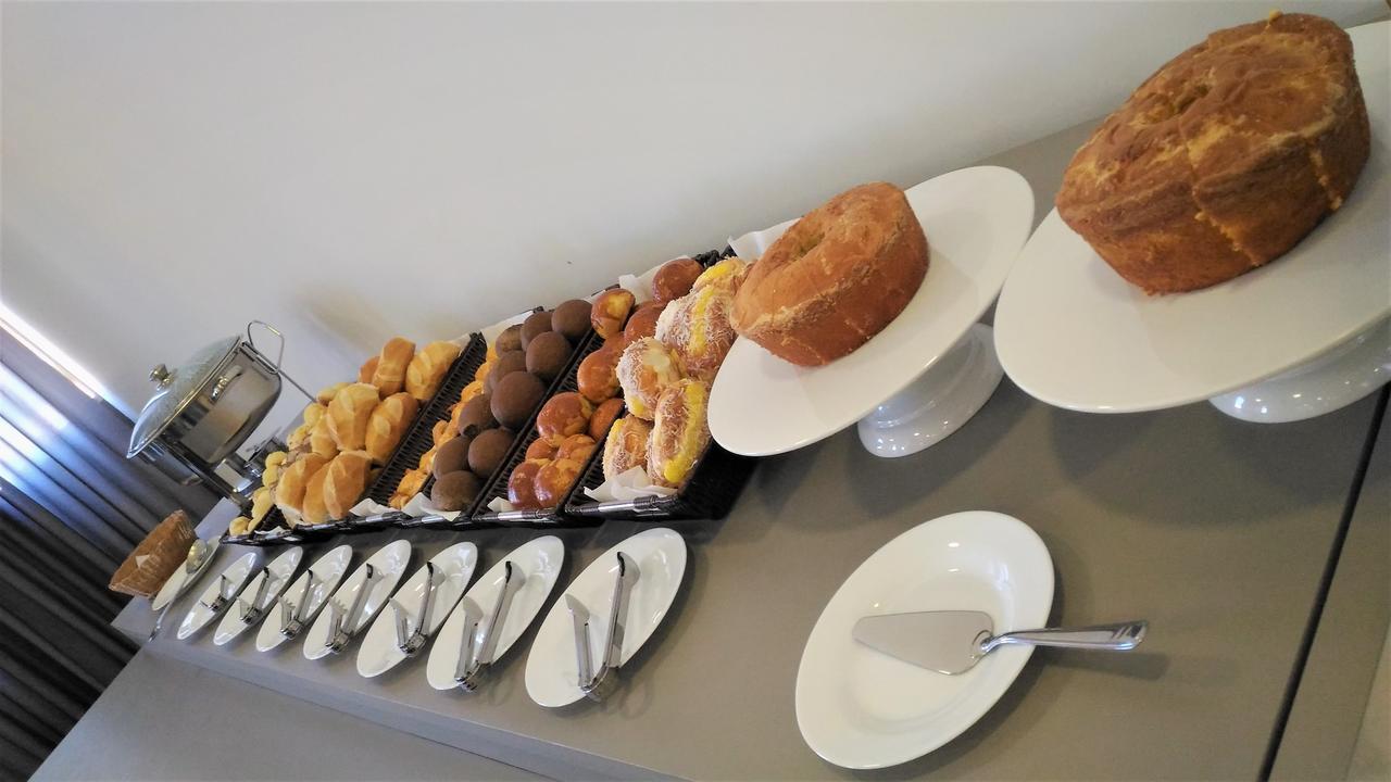 Hotel H2 Congonhas コンゴーニャス エクステリア 写真 A selection of bread and pastries